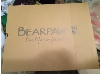 NEW GREY BEARPAW ANKLE BOOT NEW IN BOX. Size 9