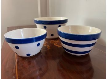 Set Of 3 Blue And White Bowls