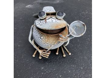 Cute Metal Frog W/fishing Net Garden Outdoor Lawn Figure Decoration