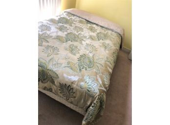 Gorgeous Green & Gold Floral King Sized Comforter By Martha Stewart
