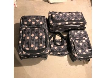 4 Pc Great Luggage Set By TAG Black & Tan Dots & Stripes