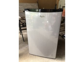 Whirlpool 4.3 Cu. Ft. Mini Refrigerator W/ Freezer Stainless Steel