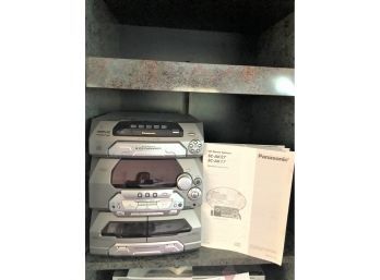 U: Panasonic CD Stereo System W 2 Speakers