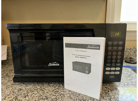 K/ Sunbeam Black Countertop Microwave Model #SGS90701B