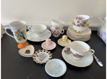 LR/ Tea Time!  Assorted Pretty Teacups, Saucers, Teabag Holders