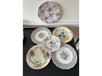 LR/ Bundle Of 6 Assorted Pretty Floral Dessert Plates