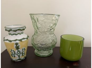 LR/ Pretty Trio Of Green Colored Vases