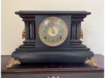 LR/ Ornate Beautiful Antique 4 Pillar E. Ingram Wood Mantle Clock