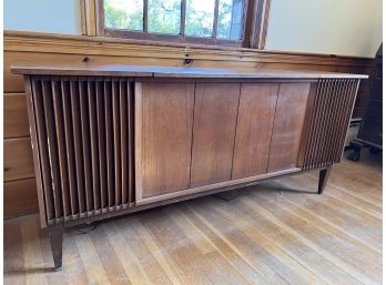 DR/ Mid-Century Clairtone Stereo HiFi In Cabinet Console Vintage