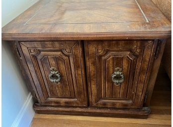 LR/ Vintage Wood Square Side Accent Table W/ Storage Behind Doors