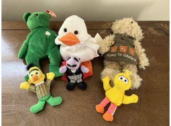 BR-A/ Small Stuffed Animal Bundle - TY Beanie Baby 'Erin', Mini Muppets & More