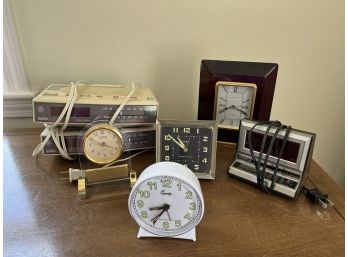 BR-A/ Clock, Alarm Clock & Clock Radio Bundle - Westclox, Linden & More