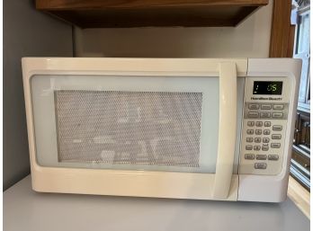 K/ Hamilton Beach White 1000W Countertop Microwave
