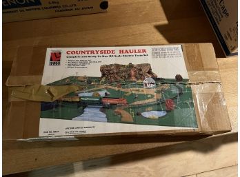C/ 'Country Side Hauler' Electric Train Set In Original Box By Life-Like Trains