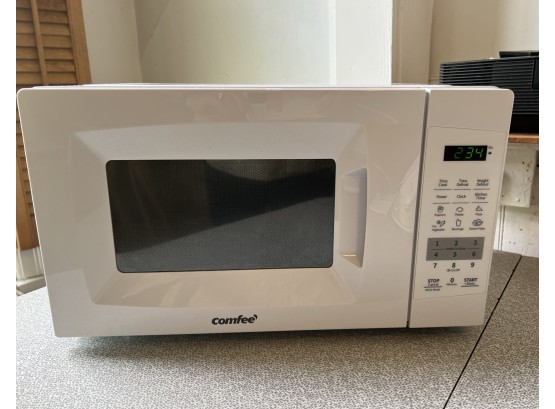 K/ White Microwave Oven By Comfee Model#EM720CPL-PM