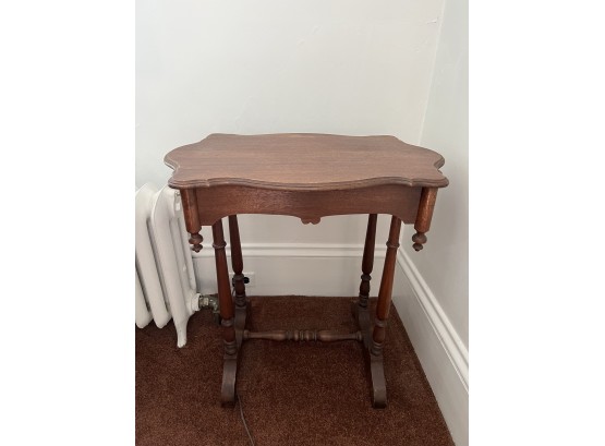 LR/ Antique Victorian Wood Occasional Accent Foyer Table