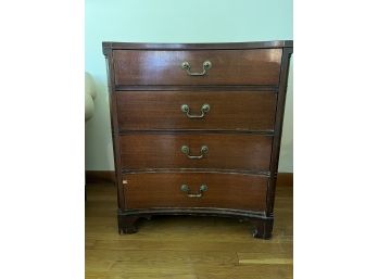 LR/ Antique Mahogany 4-Drawer Bachelor Chest By Drexel