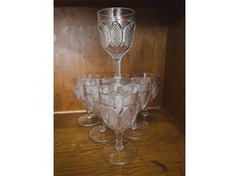 DR/ Set Of 4 Pretty Pressed Glass Footed Wine/Water Glasses