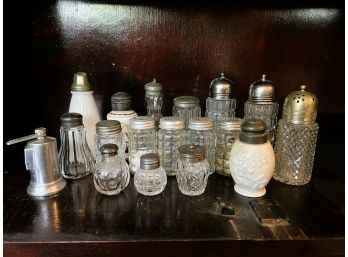 LR/ Gorgeous Collection Of Vintage 16 Salt Shakers & 1 Pepper Grinder