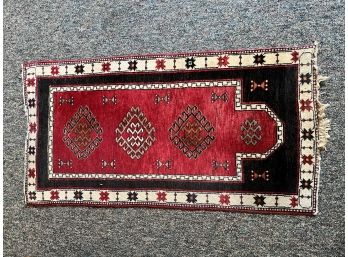 F/ Bold Red Black Cream 2'6'x4'8' Oriental Prayer Rug  From Turkey