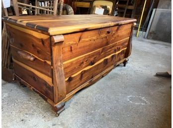G/ Solid Cedar Lined Lift Top Chest On Wheels