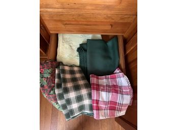 DR/ Drawer Of 5 Assorted Fabric Tablecloths