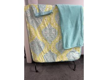 Beautiful Aqua Themed Bedding Bundle - Queen Comforter, Twin Fleece Blanket & More