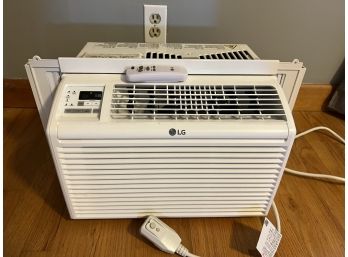 MB/ White 600 BTU Air Conditioner By LG Model #LW6017R