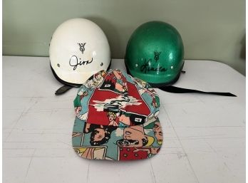 LR/ Pair Of 2 V8 Helmets White & Green And 1 Pop Art Cartoon Print Ball Cap