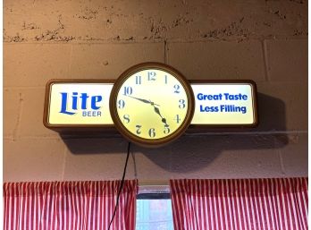 LY/ Vintage Miller Light Beer Lighted Clock Sign Bar Tavern Man Cave