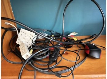 LR/ Bundle Of Assorted Tech Wires Cables - HDMI, Chrome & More