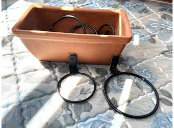 P/ Garden Bundle - 1 Clay Planter W/ 2 Large & 7 Small Metal Wall Mount Plant Holders