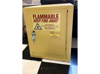 LY/ Eagle 4 Gal Flammable Storage Cabinet #1904