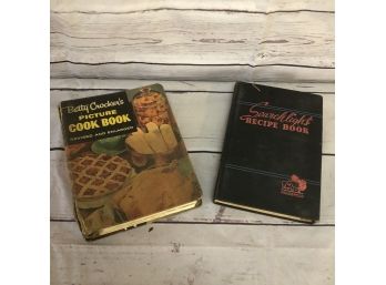 Pair Of Vintage Recipe Books (Betty Crocker And Searchlight)