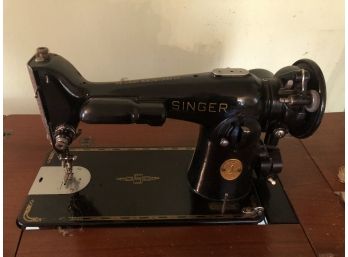 Vintage Singer Electric Sewing Machine Model 201-2