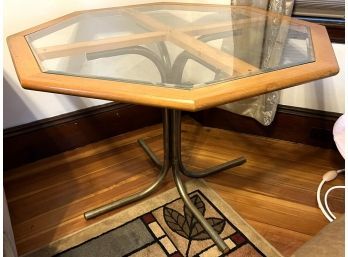 LR/ Wood & Glass Octagonal Table W/ Metal Legs