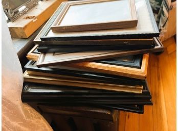 DR/ Assorted Wood Picture Frame Bundle