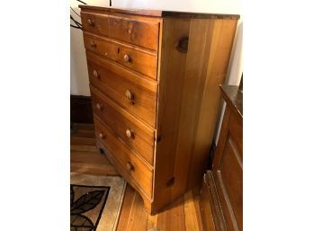LR/ 4 Drawer Simple Pine Chest Bureau Dresser