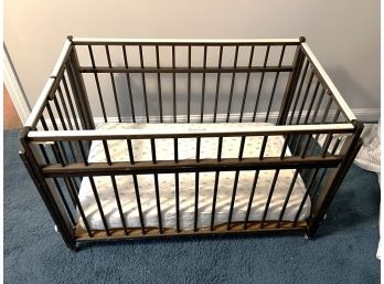 2BR/ Portable Baby Crib On Wheels W Mattress By Port-A-Crib