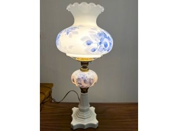 CL/ Beautiful Blue & White GWTW Boudoir Table Lamp Signed By Artist M. Loveall