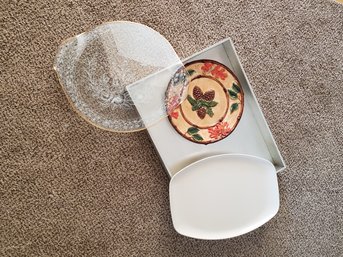 Platters - Set Of 4 : White And Designs