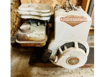 Vintage Briggs & Stratton Gas Engine