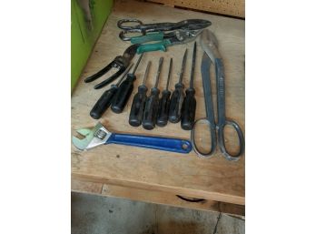 Tool Set 7 Screwdrivers Black , Wrench Plus More