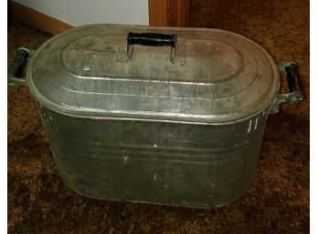 Metal Oval Bucket With Lid