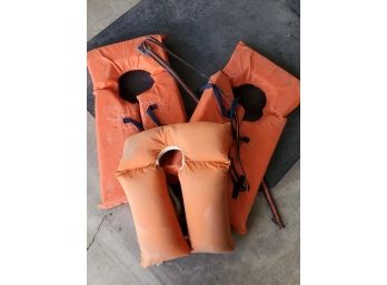 Set Of 3 Floating Vests