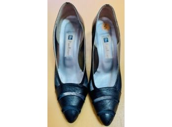 Set Of 2 Size 5  Womens Shoes