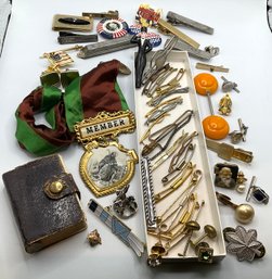 Lot 90J- Mens Vintage Lot Tie Pins Clips Odds & Ends US Travel Playing Cards