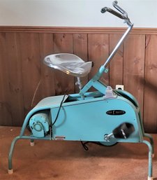Lot 125 - Vintage Turquoise Color Vita Master Electric Exercise Machine - Works Awesome! Quiet!