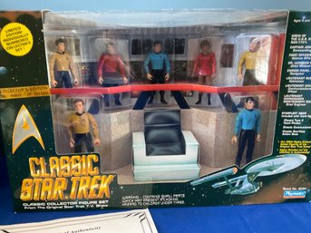Lot 93- New In Box Classic Star Trek Crew Of USS Enterprise Collectors Edition