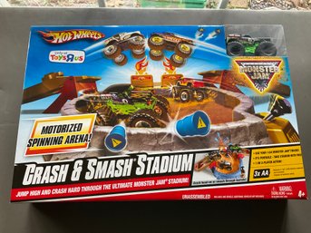 Lot 281- NEW Sealed Hot Wheels Crash & Smash Monster Jam Toy Set